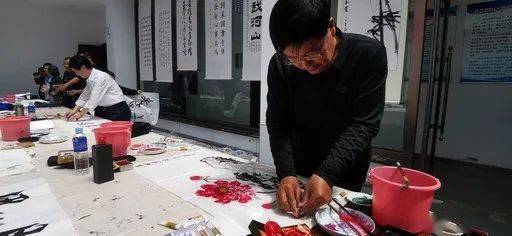 兴安盟文联“双十百千”文艺志愿服务 以多彩创作点亮群众生活